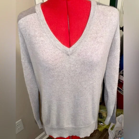 Nicole Miller | Sweaters | Nicole Miller 0 Cashmere Two Tone 